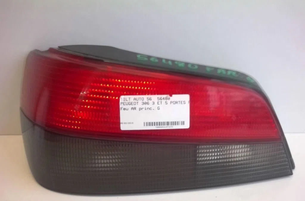 Feu arrière gauche Peugeot 306 3-5 portes (7A, 7C, N3, N5) 1.9 d (1994-2001) occasion