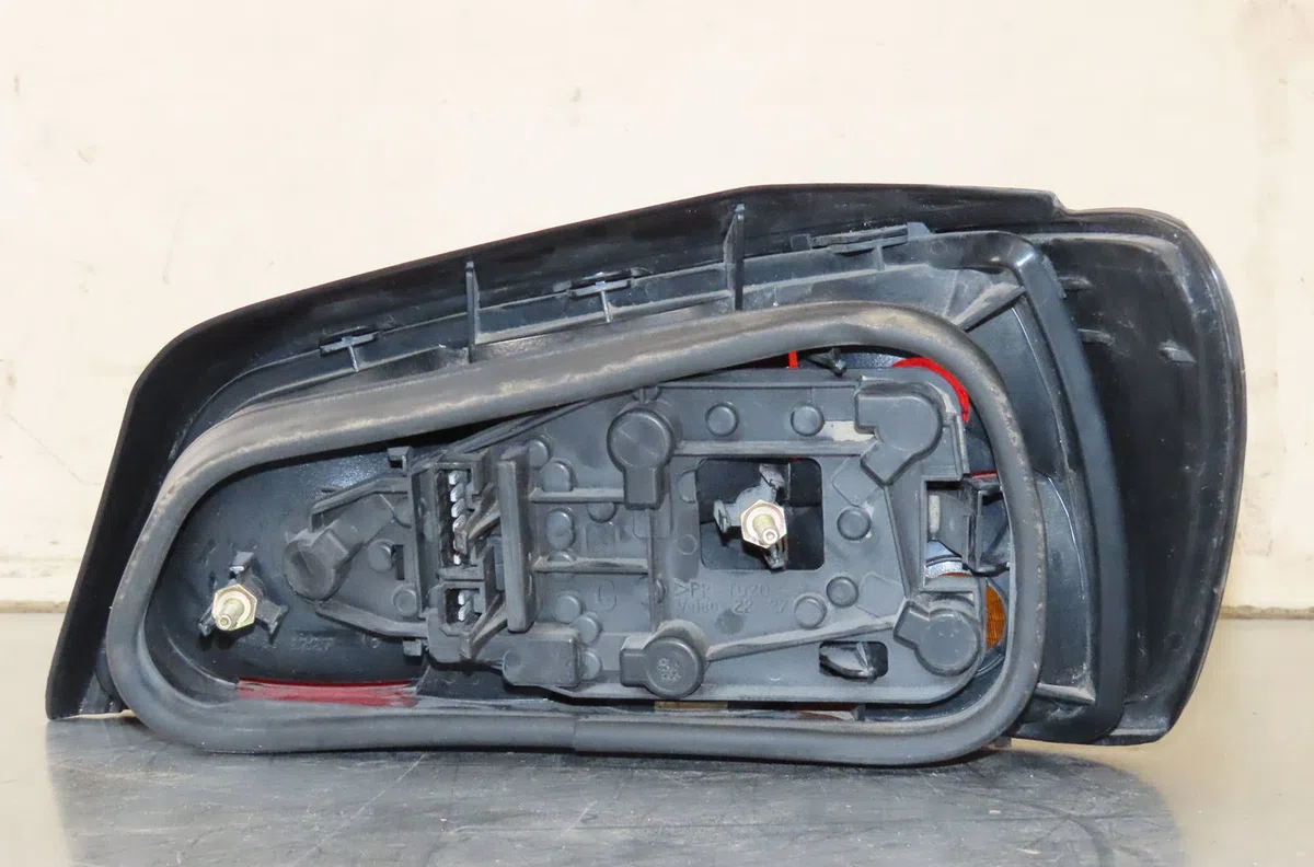 Feu arrière gauche Peugeot 306 3-5 portes (7A, 7C, N3, N5) 2.0 s16 (1993-2001) occasion