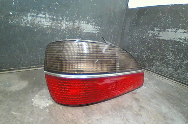 Feu arrière gauche Peugeot 306 (7B, N3, N5) 1.9 d (1998-2001) occasion