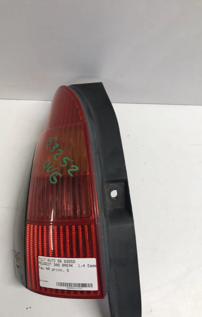 Feu arrière gauche Peugeot 306 Break (7E, N3, N5) 1.4 (1997-2002) occasion