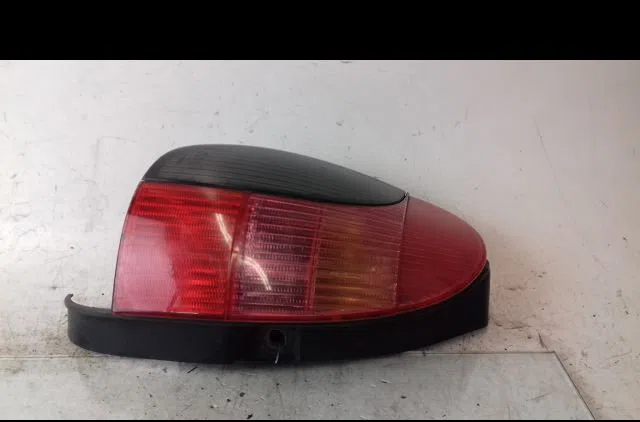 Feu arrière gauche Peugeot 306 Break (7E, N3, N5) 1.9 d (1998-2002) occasion