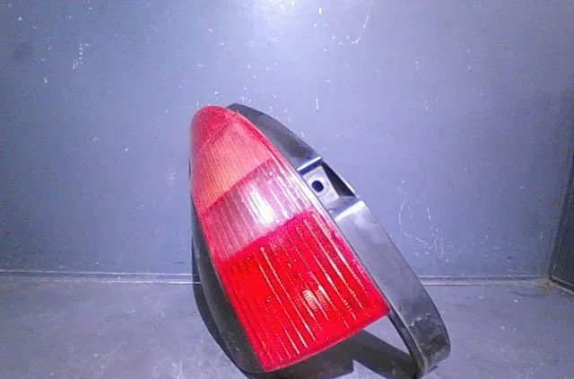 Feu arrière gauche Peugeot 306 Break (7E, N3, N5) 1.9 d (1998-2002) occasion