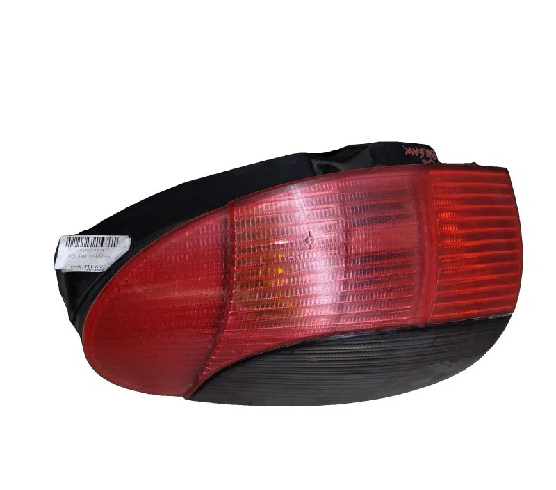 FEU ARRIERE GAUCHE PEUGEOT 306 BREAK I 00006350J3