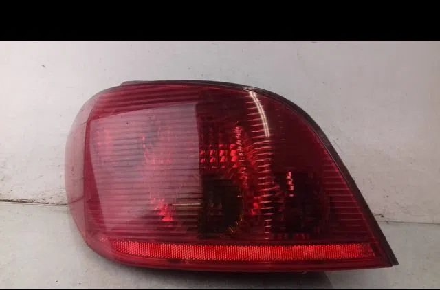 Feu arrière gauche Peugeot 307 (3A-C) 2.0 hdi 110 (2000-2007) occasion