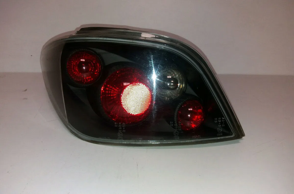Feu arrière gauche Peugeot 307 (3A-C) 2.0 hdi 135 (2003-2007) occasion