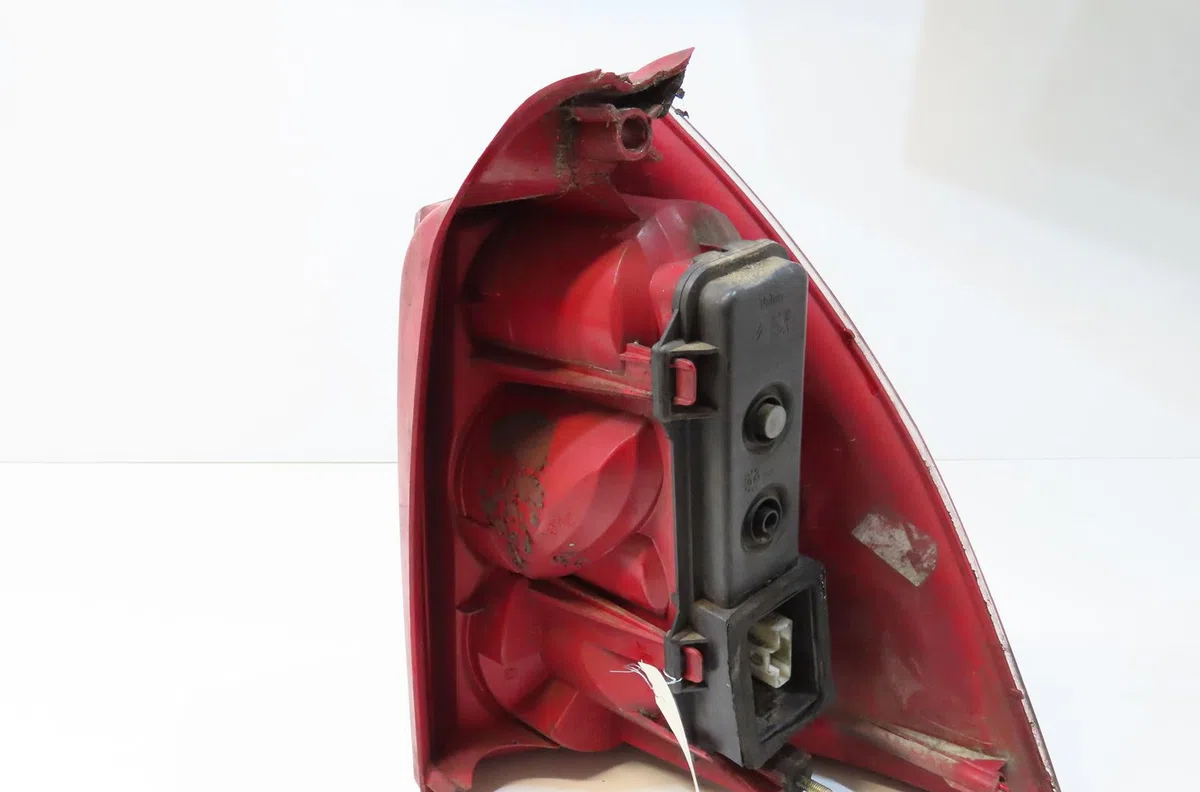 Feu arrière gauche Peugeot 307 Break (3E) 1.6 hdi 110 (2004-2008) 5 portes occasion