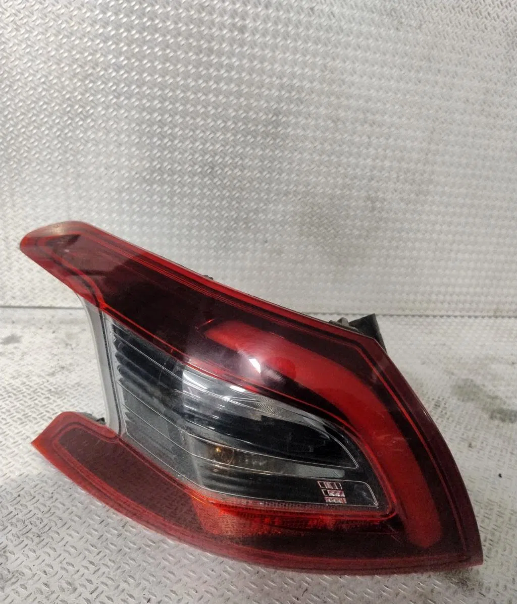 Feu arrière gauche Peugeot 308 II (LB_, LP_, LW_, LH_, L3_) 1.2 thp 110 (2013-2021) occasion