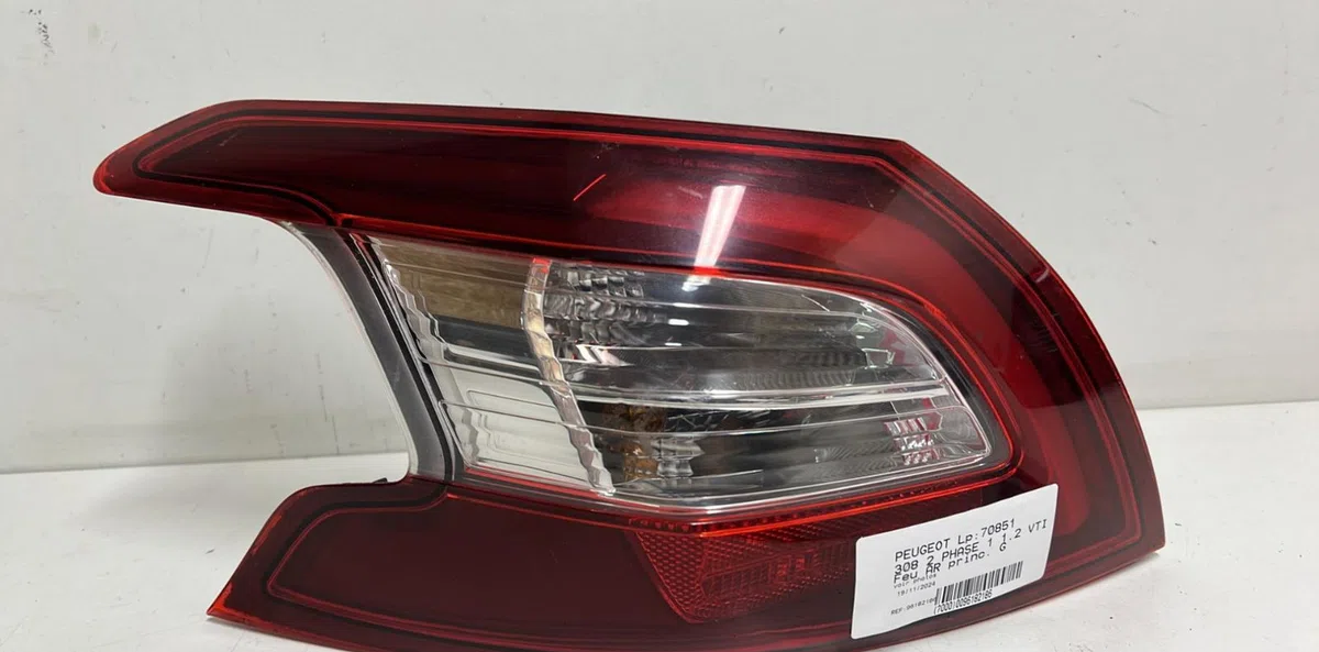 Feu arrière gauche Peugeot 308 II (LB_, LP_, LW_, LH_, L3_) 1.2 vti 72 (2013-2021) occasion