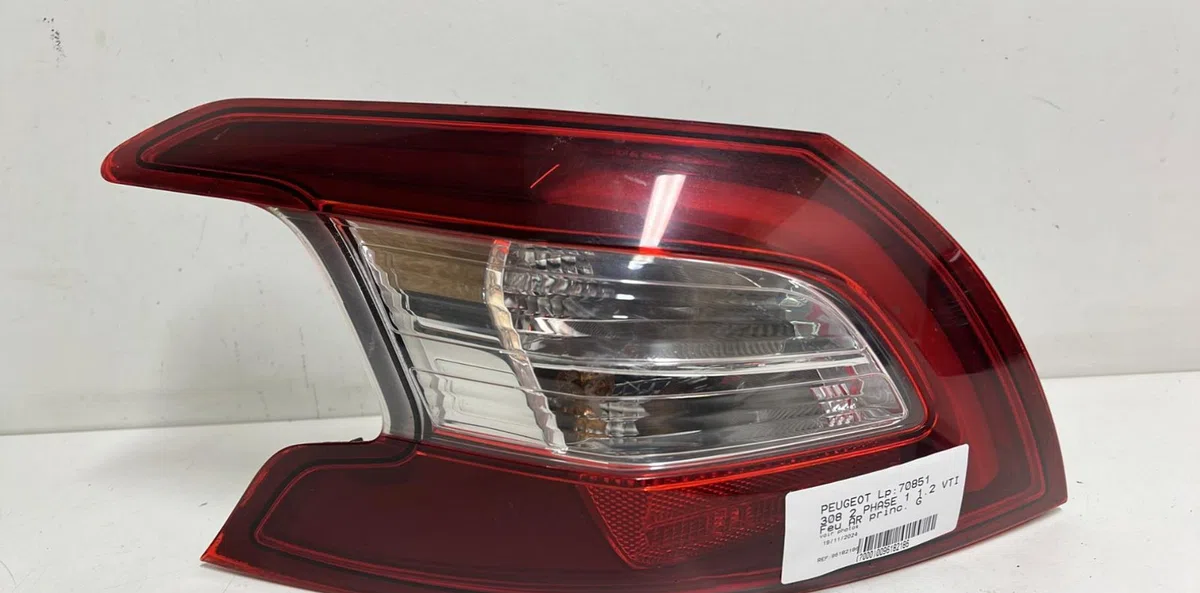 Feu arrière gauche Peugeot 308 II (LB_, LP_, LW_, LH_, L3_) 1.2 vti 72 (2013-2021) occasion