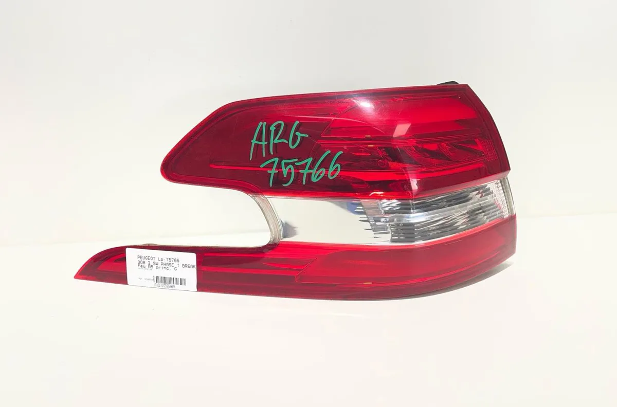 Feu arrière gauche Peugeot 308 SW II (LC_, LJ_, LR_, LX_, L4_) 1.6 bluehdi 100 (2014-2021) occasion