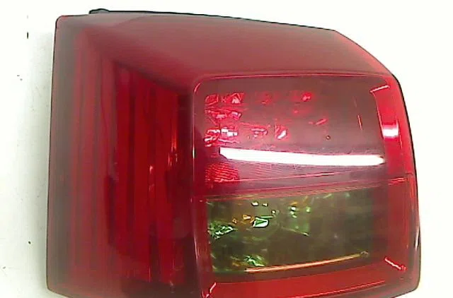 Feu arrière gauche Peugeot 4007 (VU_, VV_) 2.2 hdi (2007-2013) occasion