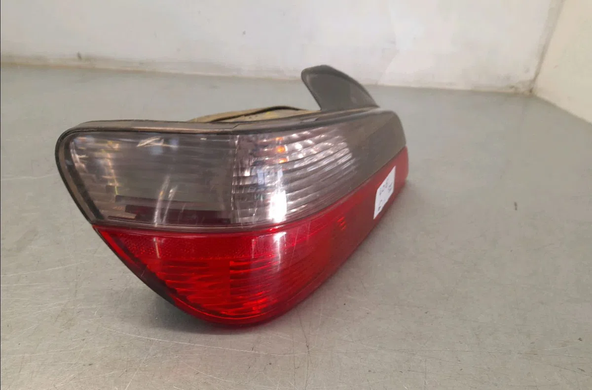 Feu arrière gauche Peugeot 406 (8B) 1.9 td (1996-2004) occasion