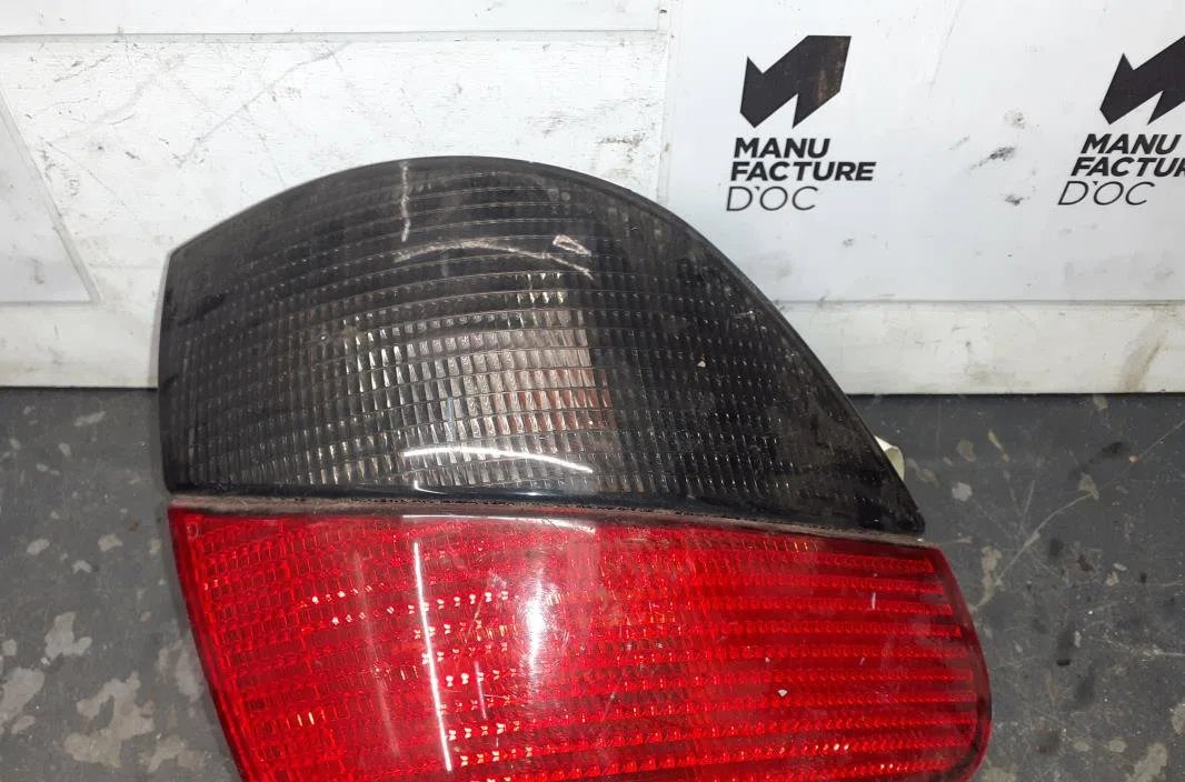 Feu arrière gauche Peugeot 406 Break (8E-F) 1.9 td (1996-2004) occasion