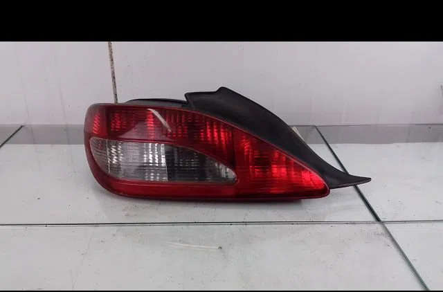 Feu arrière gauche Peugeot 406 Coupé (8C) 2.2 hdi (2000-2004) 2 portes occasion