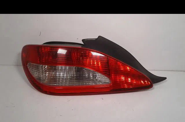 Feu arrière gauche PEUGEOT 406 occasion
