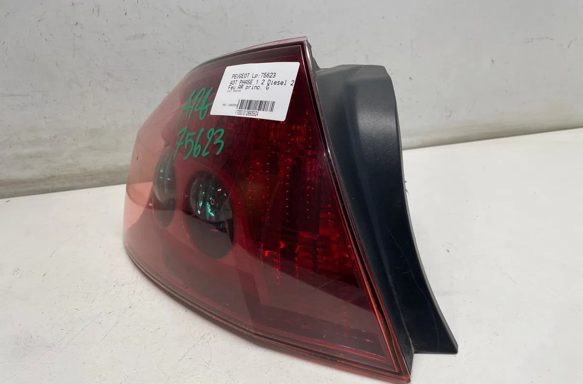 Feu arrière gauche Peugeot 407 (6D_) 2.0 hdi 135 (6drhrh, 6drhre, 6drhrg, 6drhrj) (2004-2010) 4 portes occasion