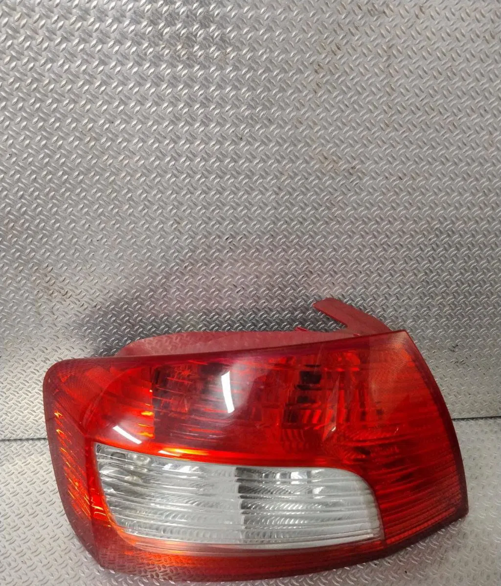 Feu arrière gauche Peugeot 407 (6D_) 2.0 hdi (6drhha) (2009-2010) occasion