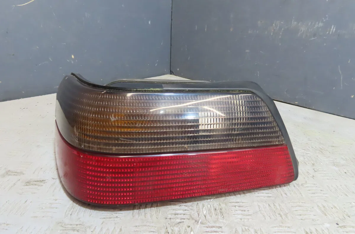 Feu arrière gauche Peugeot 605 (6B) 2.1 td 12v (1994-1999) occasion