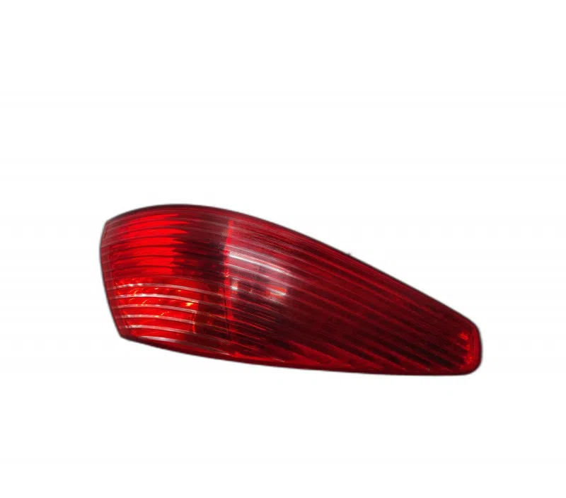 FEU ARRIERE GAUCHE PEUGEOT 607 00006350N1