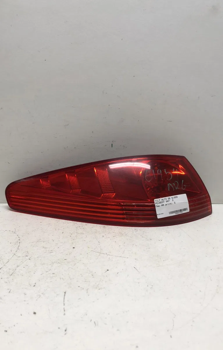 Feu arrière gauche Peugeot 607 (9D, 9U) 2.0 hdi (2005-2011) occasion