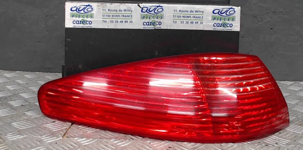 Feu arrière gauche Peugeot 607 (9D, 9U) 2.7 hdi 24v (2004-2011) occasion