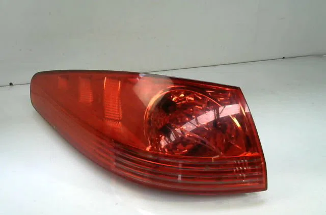 Feu arrière gauche Peugeot 607 (9D, 9U) 2.7 hdi 24v (2004-2011) occasion