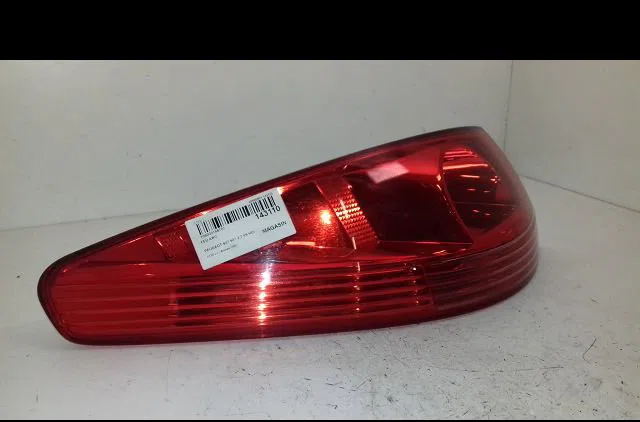 Feu arrière gauche Peugeot 607 (9D, 9U) 2.7 hdi 24v (2004-2011) occasion