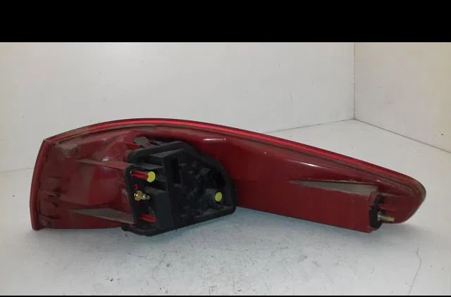 Feu arrière gauche Peugeot 607 (9D, 9U) 2.7 hdi 24v (2004-2011) occasion