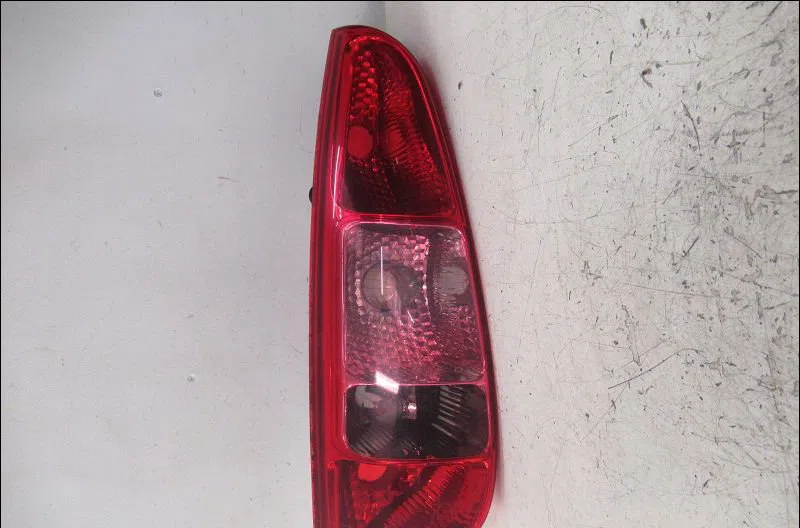Feu arrière gauche Peugeot 807 (EB_) 2.0 16v (2005) occasion