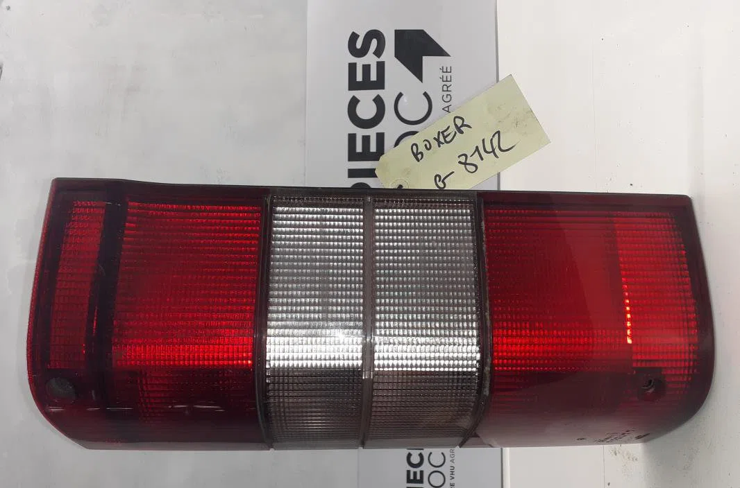 Feu arrière gauche Peugeot BOXER Camionnette (230L) 1.9 d (1994-2002) occasion