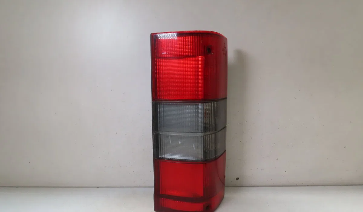 Feu arrière gauche Peugeot BOXER Camionnette (230L) 2.5 d (1994-2002) occasion