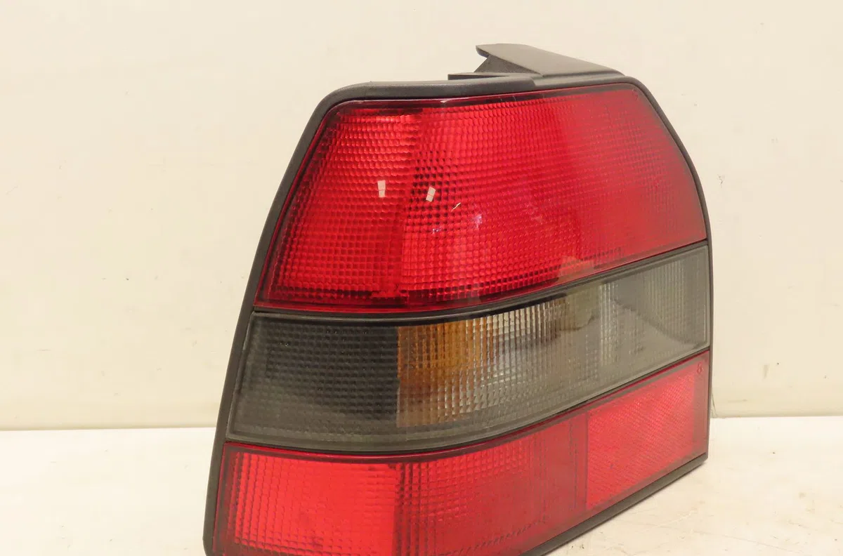 Feu arrière gauche RENAULT 19  1.4i occasion