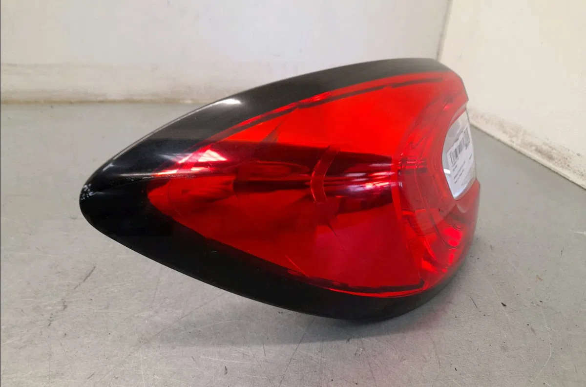 Feu arrière gauche RENAULT CAPTUR  1.5 DCI 110ch occasion