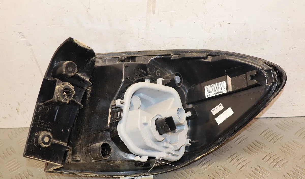 Feu arrière gauche Renault CAPTUR I (J5_, H5_) 1.5 dci 110 (2015) 5 portes occasion