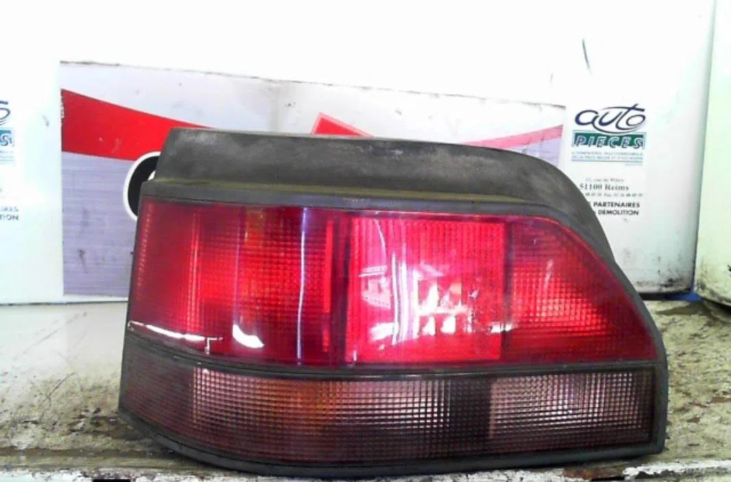 Feu arrière gauche RENAULT CLIO 1  CLIO 1 PHASE 2 occasion