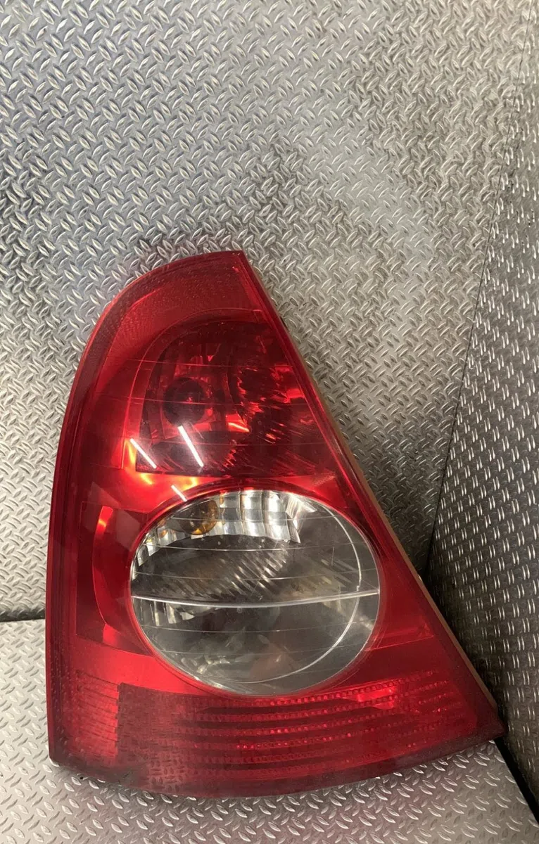 Feu arrière gauche RENAULT CLIO 2  CLIO 2 PHASE 2 occasion