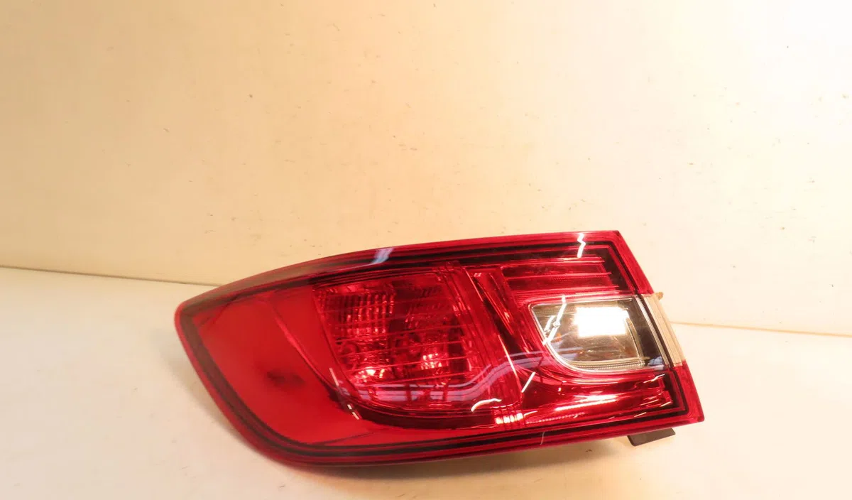 Feu arrière gauche RENAULT CLIO 2015 occasion
