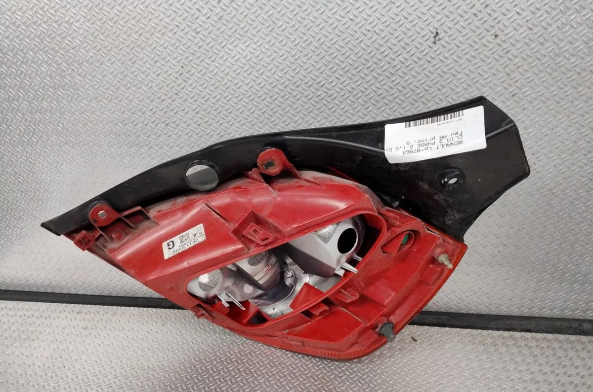 Feu arrière gauche RENAULT CLIO 3  CLIO 3 PHASE 2 occasion