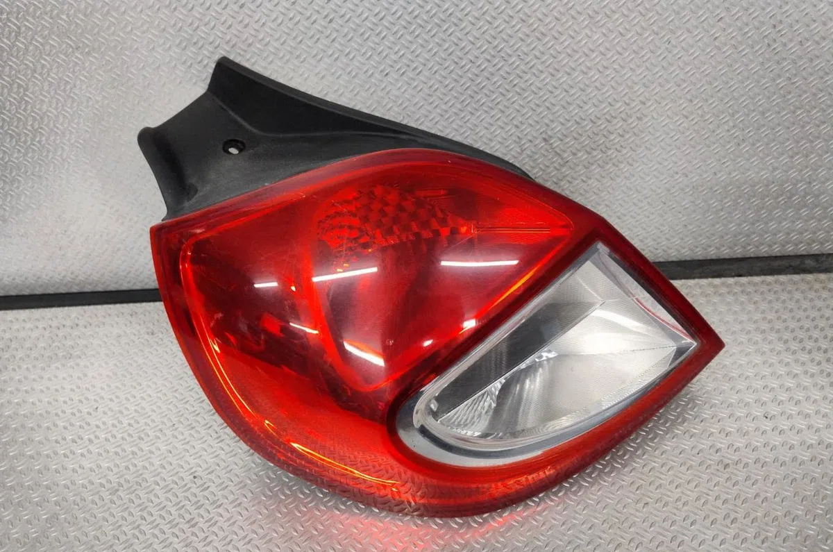 Feu arrière gauche RENAULT CLIO 3  CLIO 3 PHASE 2 occasion