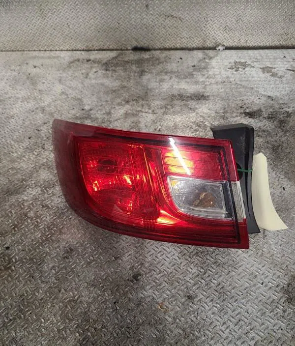 Feu arrière gauche RENAULT CLIO 4 PHASE 2 occasion