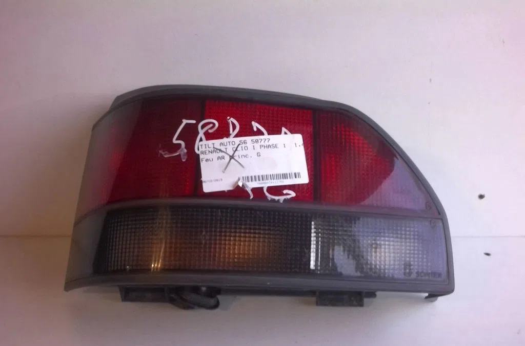 Feu arrière gauche Renault CLIO I (B-C57_, 5-357_) 1.4 (1991-1998) occasion