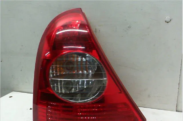Feu arrière gauche RENAULT CLIO II  1.4i 16v occasion