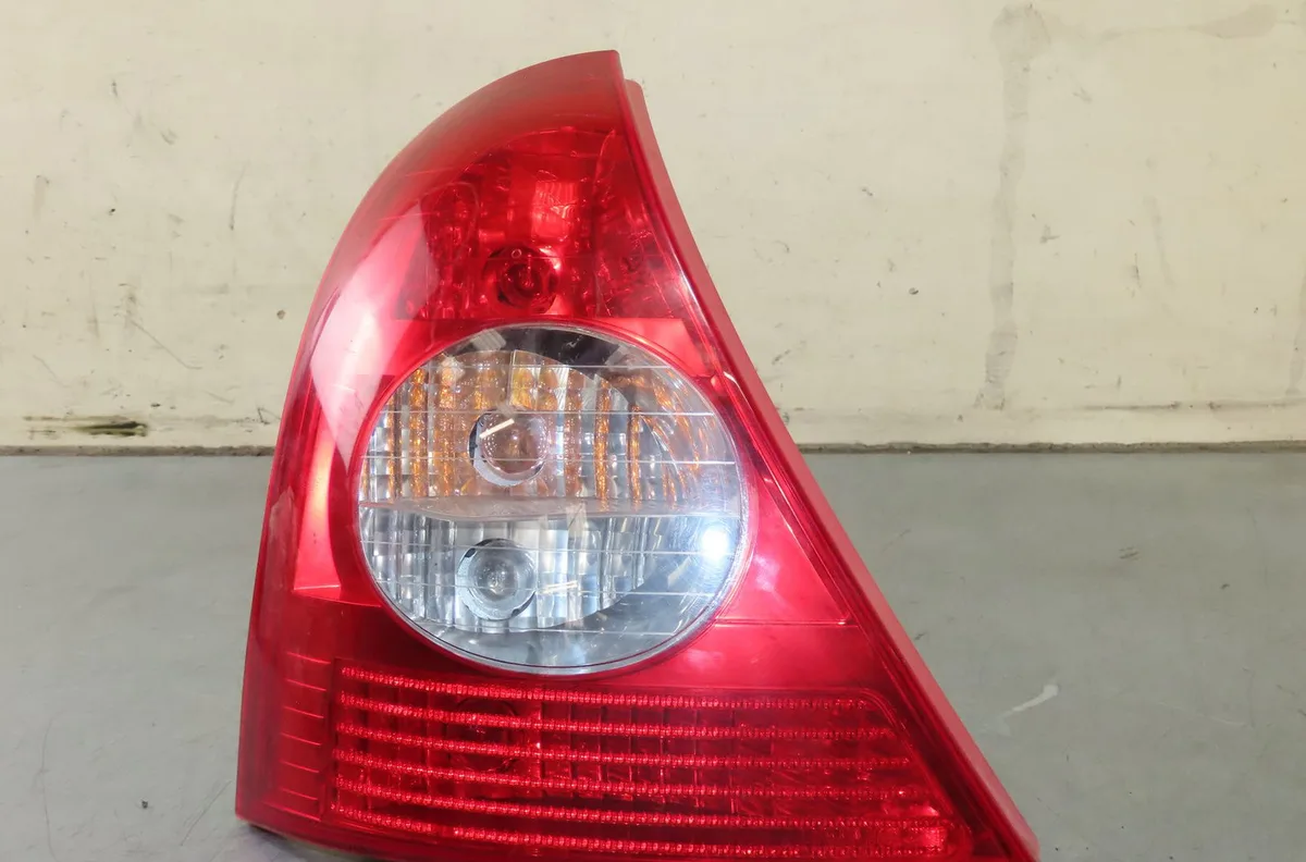 Feu arrière gauche Renault CLIO II (BB_, CB_) 1.2 (bb0a, bb0f, bb10, bb1k, bb28, bb2d, bb2h, cb0a,... (1998-2010) 5 port
