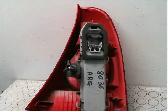 Feu arrière gauche Renault CLIO II (BB_, CB_) 1.2 (bb0a, bb0f, bb10, bb1k, bb28, bb2d, bb2h, cb0a,... (1998-2010) 5 port