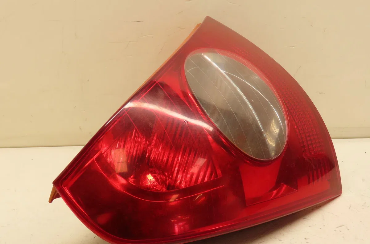 Feu arrière gauche Renault CLIO II (BB_, CB_) 1.2 lpg (1998-2009) occasion