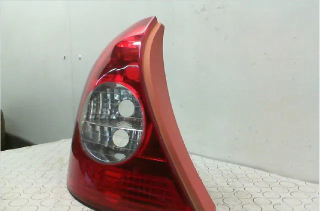 Feu arrière gauche Renault CLIO II (BB_, CB_) 1.2 lpg (1998-2009) occasion