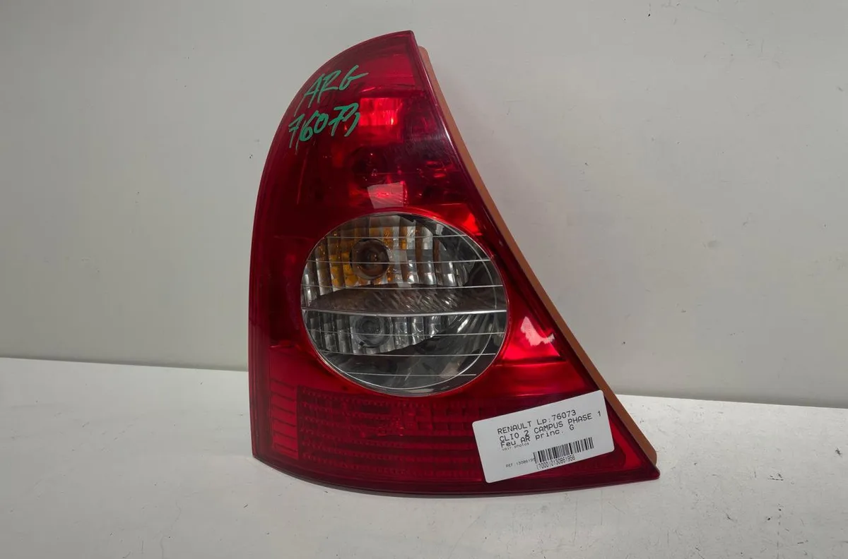 Feu arrière gauche Renault CLIO II (BB_, CB_) 1.5 dci (b-c2j) (2004-2012) occasion