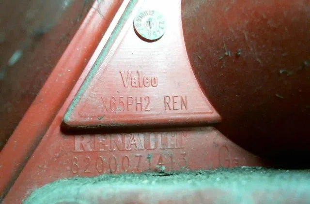 Feu arrière gauche Renault CLIO II (BB_, CB_) 1.5 dci (b-cb07) (2001-2009) 3 portes occasion