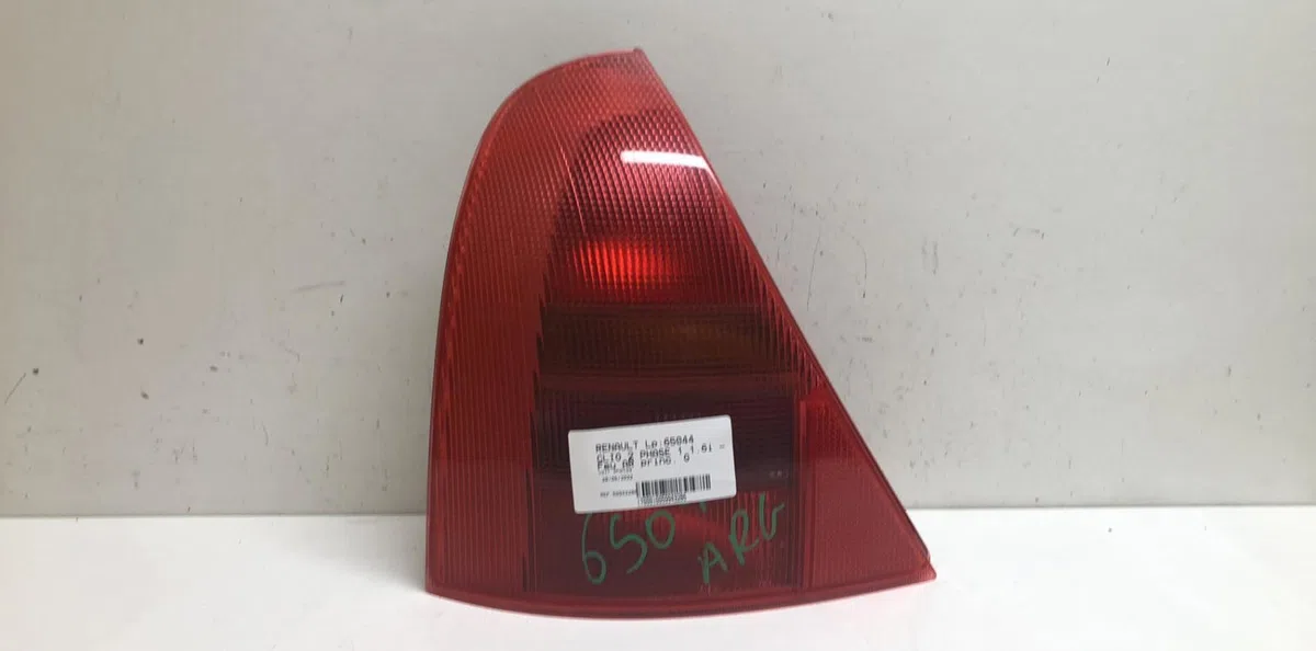 Feu arrière gauche Renault CLIO II (BB_, CB_) 1.6 (b-cb0d, bb00) (1998-2005) occasion