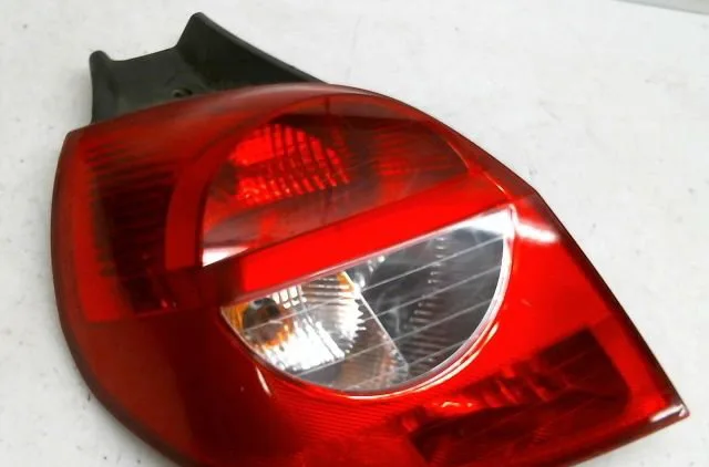 Feu arrière gauche Renault CLIO III (BR0-1, CR0-1) 1.2 16v (br02, br0j, br11, cr02, cr0j, cr11) (2005-2014) 5 portes occ